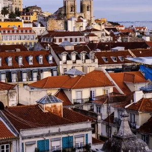 A Guide to Lisbon's Vibrant Alfama District